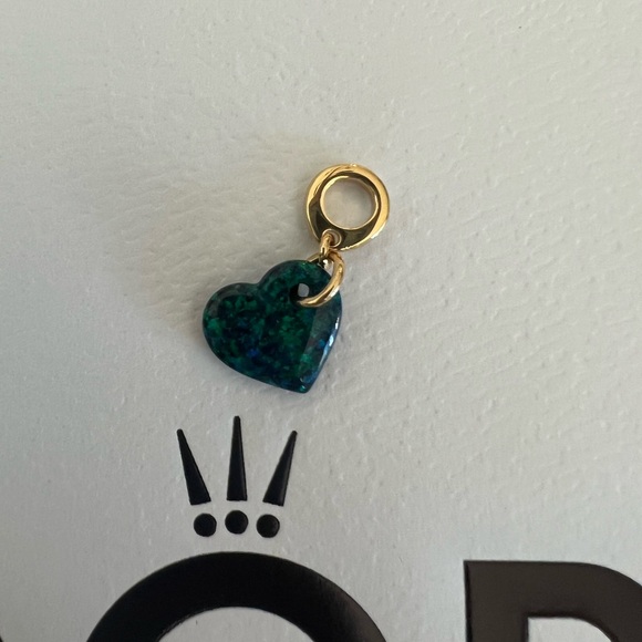 Pandora Opalescent Green Heart Dangle Charm authentic NWOT - Picture 3 of 3